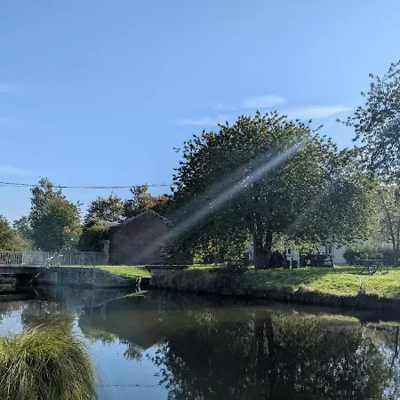 Le Relais De L'écluse - Nature On An Island Hébergement de vacances *